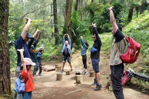Family Camp Adventure trekking di puncak bogor megamendung camp area